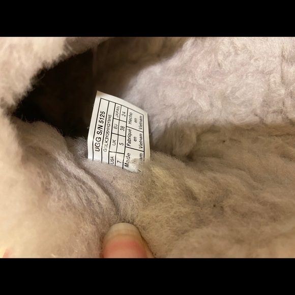 ❤️SOLD❤️UGG Coquette Slippers - Picture 9 of 11
